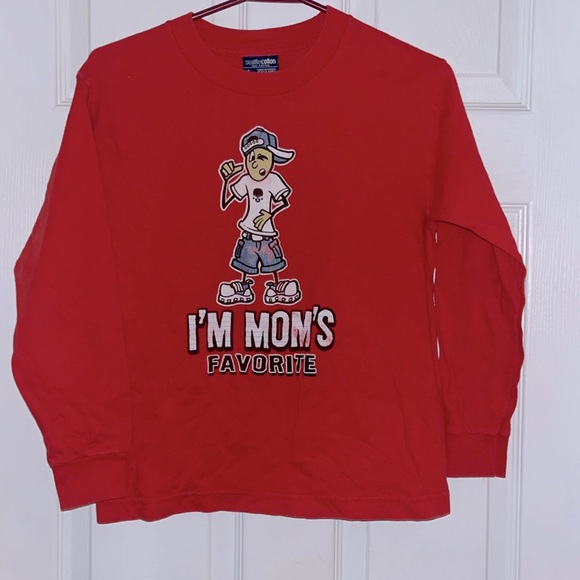 Boy’s Long Sleeve Tshirt, size Small, Red, “Mom’s Favorite” - Picture 1 of 4